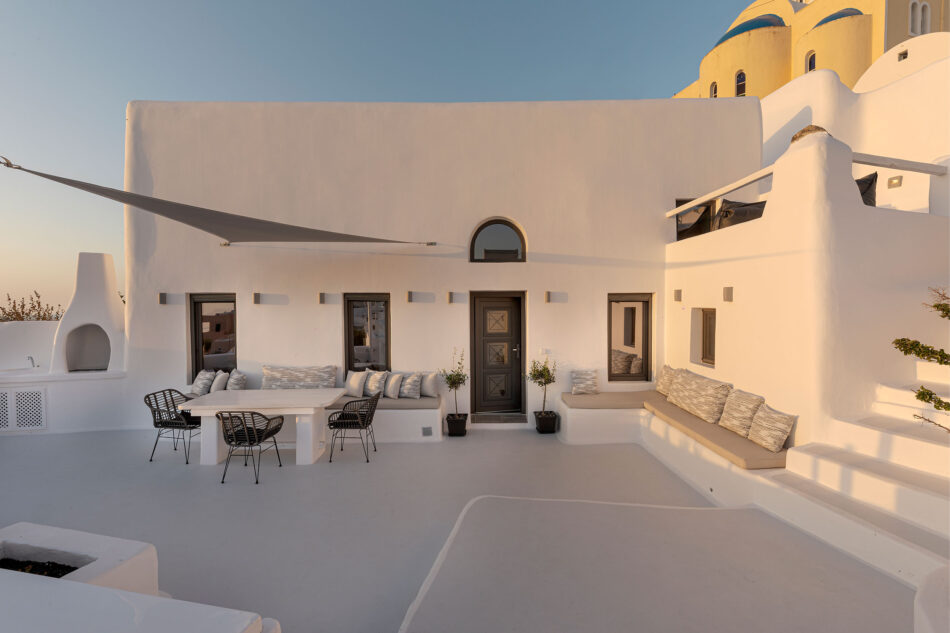 Aleanna Villa Guest House for accommodation in Fira Santorini