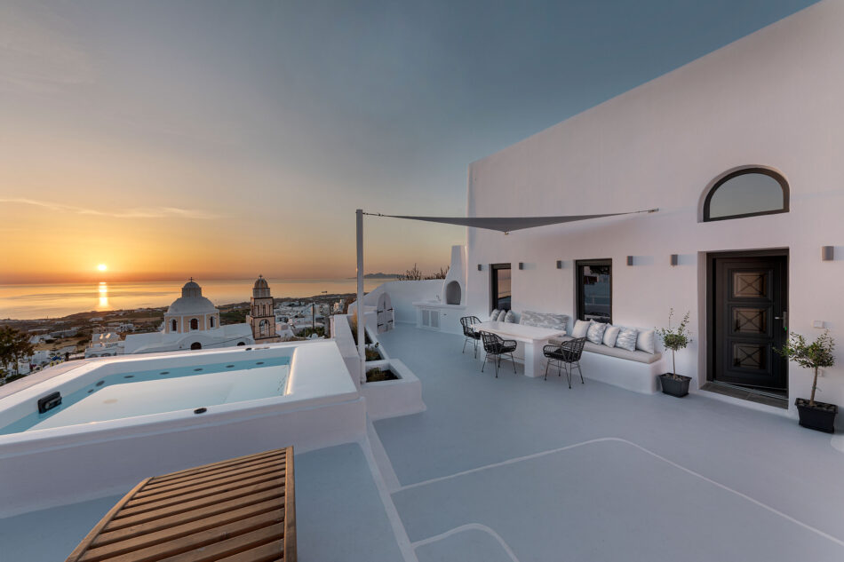 Santorini pool and private villa guest house for accommodation